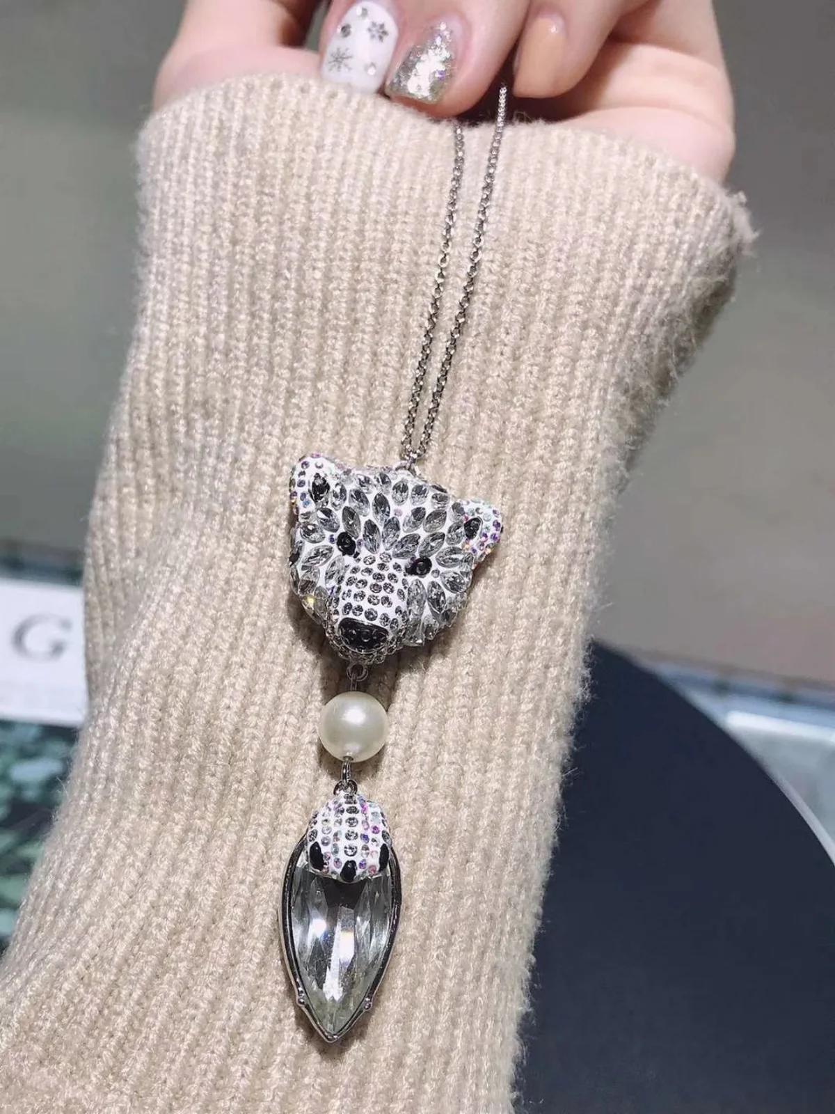 

SHLUOYI High quality SWA. Exquisite crystal lovely polar bear sweater Necklace charming fashion jewelry