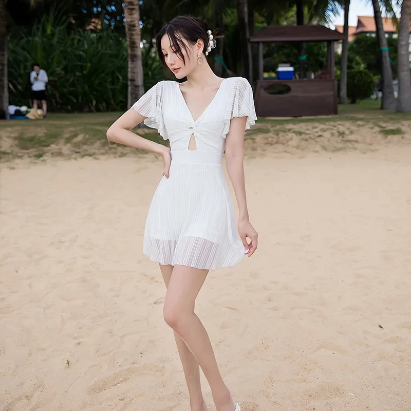 

2021 hot spring fashion sexy ins swimsuit covered meat conservative students show thin South Korea