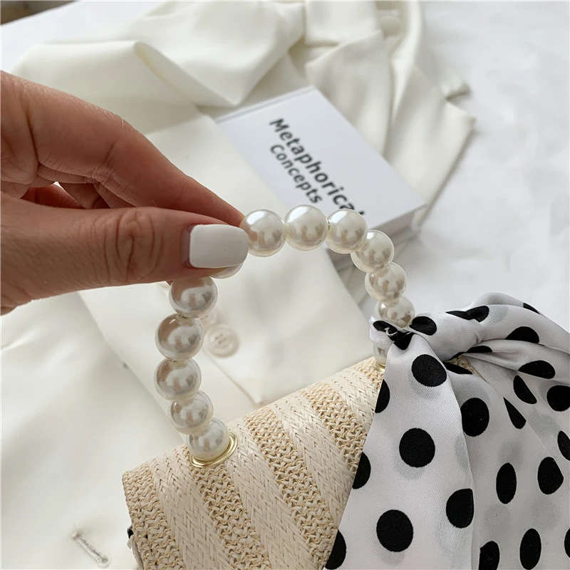 

2021 summer new style fashion retro pearl chain ladies handbag and messenger bag party universal mini messenger bag