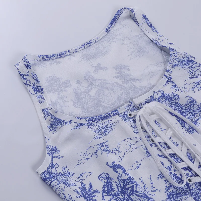 Сексуальный топ с глубоким вырезом на шнуровке перекрестными лямками