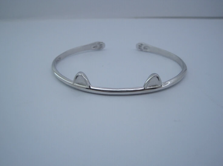 

Pure Silver Personality Design One Of A Kind 925 Sterling Silver Bangles Cute Cat Shiny Surface Handmade Original Fashion (BLY)