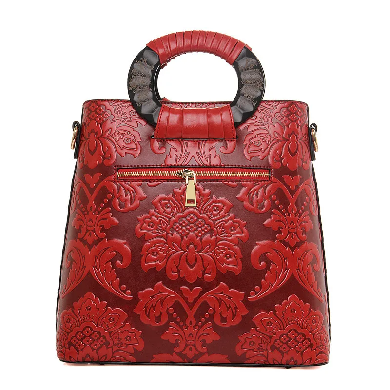 New style retro embossed logs handbag with one shoulder slanting span and large capacity tidal current bag | Багаж и сумки