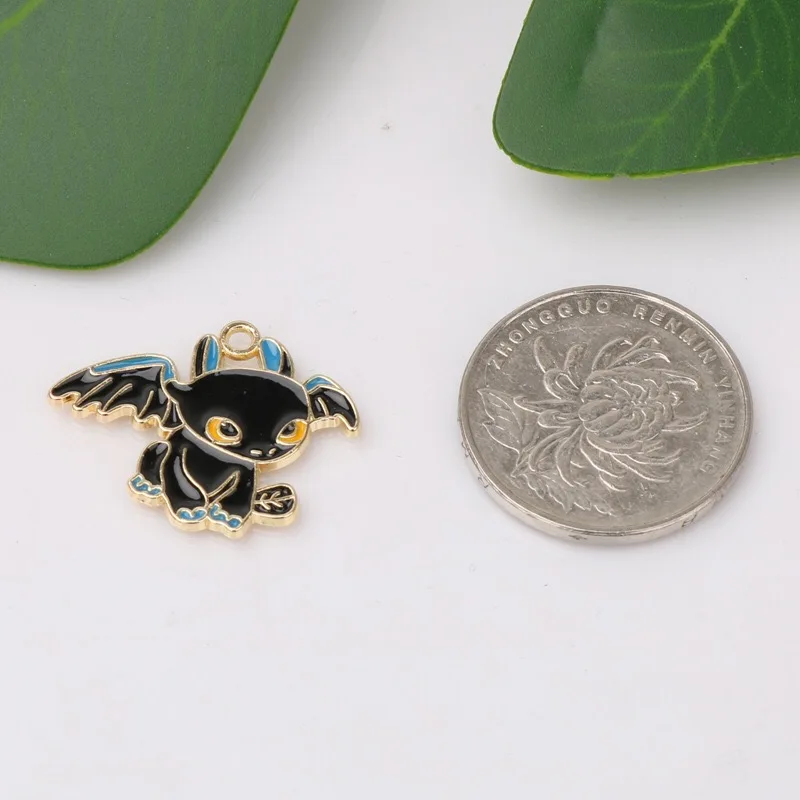 

DIY Jewelry Accessories Little Flying Dragon Dripping Alloy Small Pendant Earring Bracelet Pendant