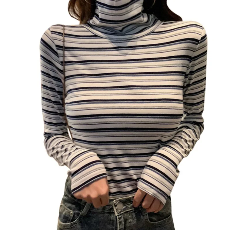 Женская футболка с высоким воротником полосатым принтом контрастных цветов