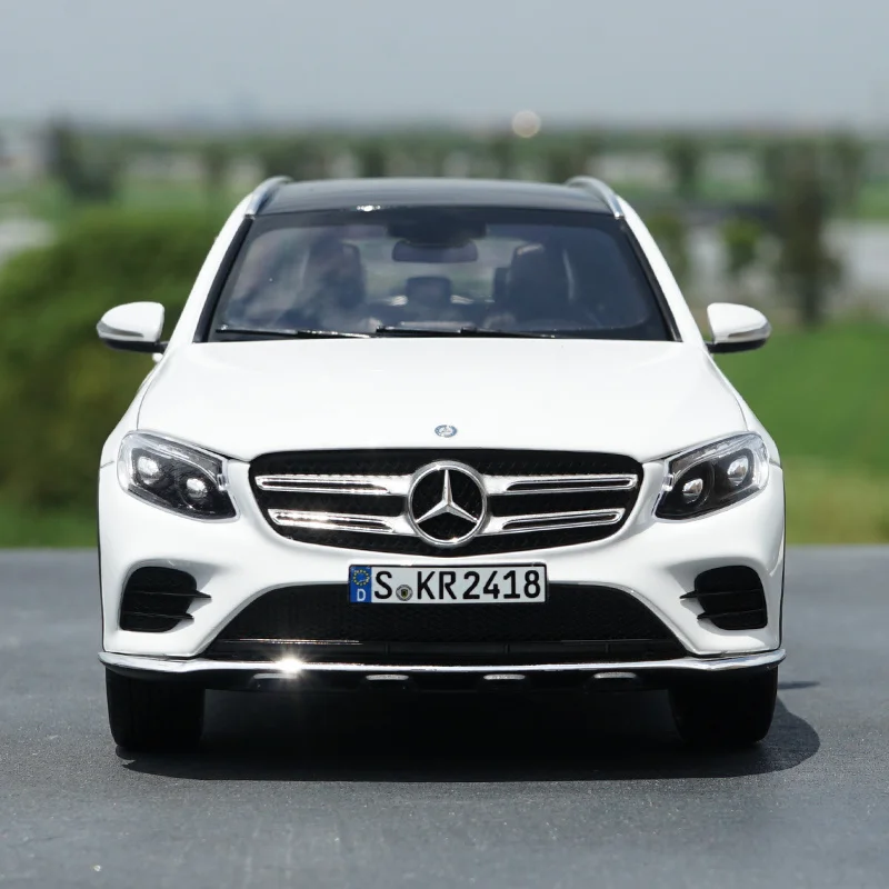 

Модель автомобиля из сплава 1/18, литой под давлением, оригинальный benz GLC AMG, высококлассная коллекция детских игрушек и подарков, семейный дис...