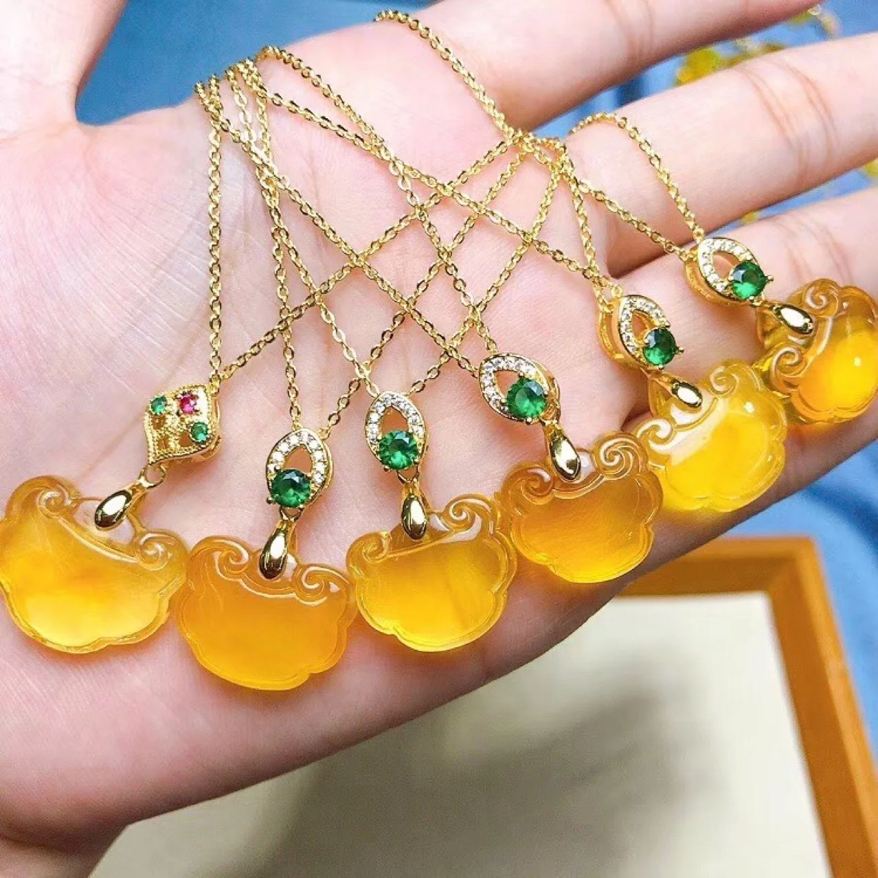 

Natural amber Ruyi Necklace good luck Pendant Necklaces neckalce for woman jewelry chains luxury jewelry