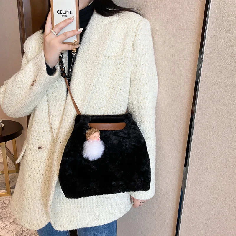 

Net Red Big Bag Female Autumn and Winter New Trend Fashion Foreign Style Large Capacity Single Shoulder Bag Bucket Hairy Bag
