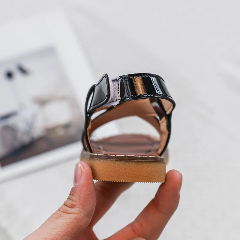 Обувь для девочек из искусственной кожи Летние сандалии маленьких Нескользящая