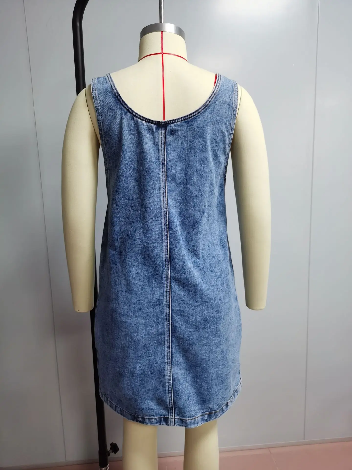 

WEPBEL Spring and Autumn O-Neck Sleeveless Spaghetti Strap Denim Straight Dress Women's Sexy Floral Embroidered Denim Dress