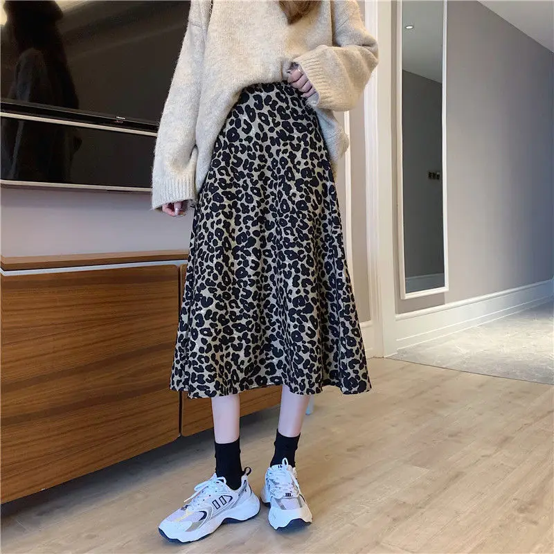 

Mori reduced age high waist Joker leopard skirt women autumn and winter 2020 new medium long a skirt winter tide