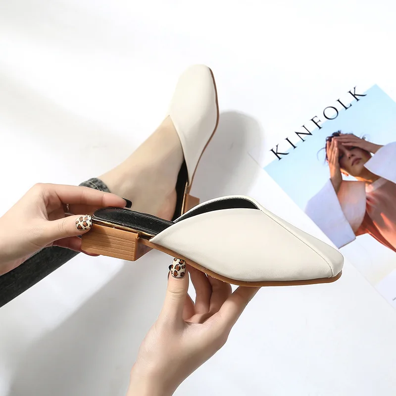 Мюли женские с закрытым носком шлепанцы на низком каблуке сланцы дизайнерская