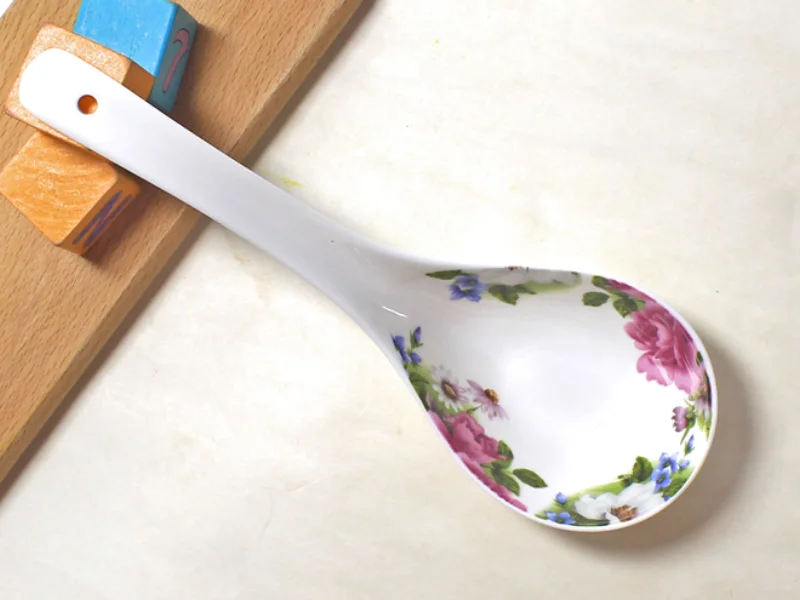 

Real Fine Bone China Kitchen Spoon Chinese Rice Soup Scoop Ceramic Long Handled Spoon for Dinner Serving Porcelain Talheres
