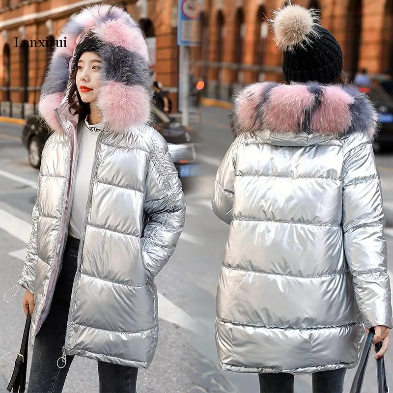 Женская куртка с золотым пухом черная блестящая капюшоном толстая свободная