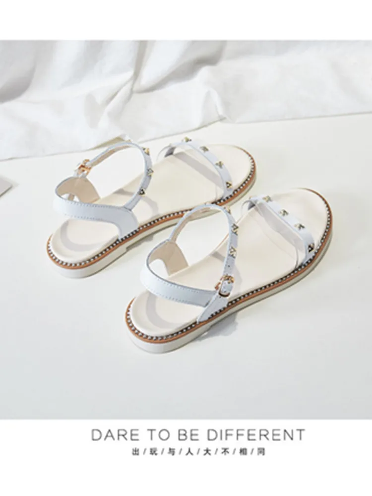 

Новинка лета 2021, кожаные сандалии в сказочном стиле, женские сандалии в римском стиле с заклепками и украшением на плоской подошве