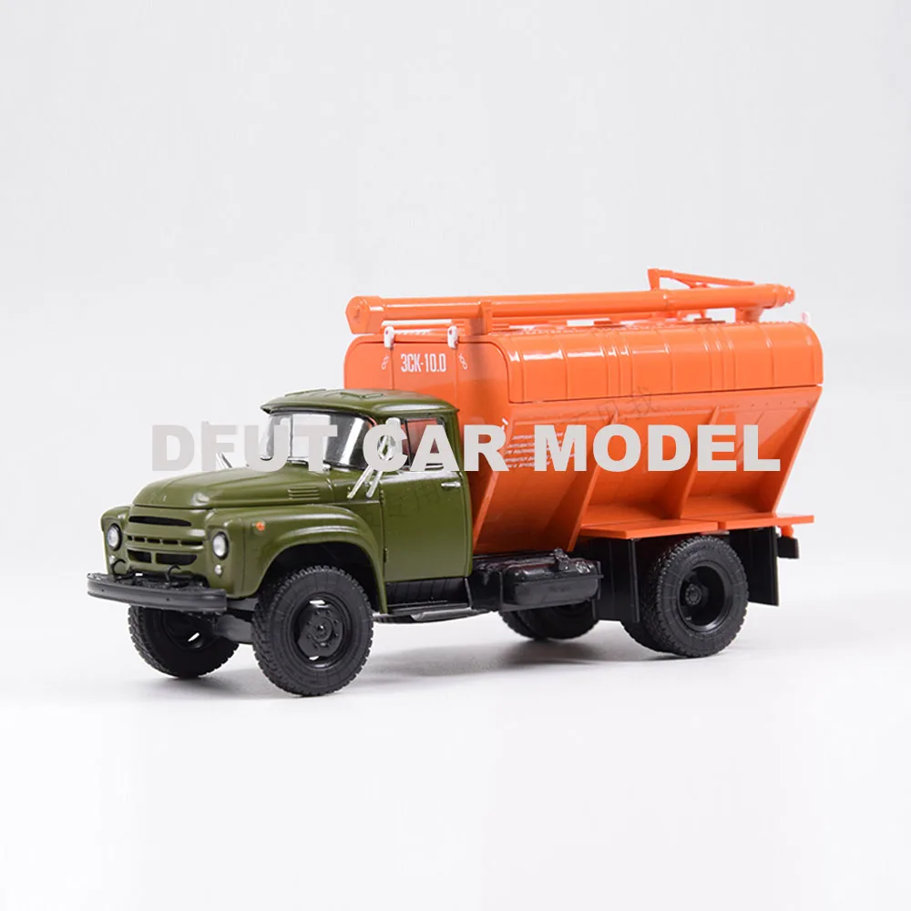 Модель автомобиля игрушечного из сплава в масштабе 1:43 модель Советского Союза Φ