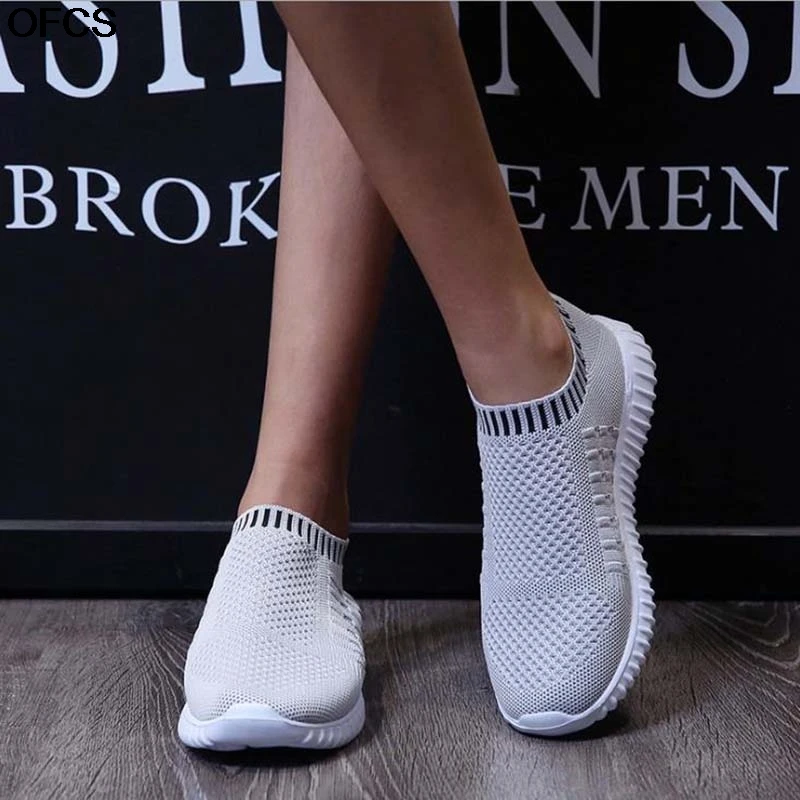

Woman Knitted Sneakers Women Sport Shoes Breathable Mesh Platform Sneakers Women Soft Trainers Casual Running Shoes Plus Size 43