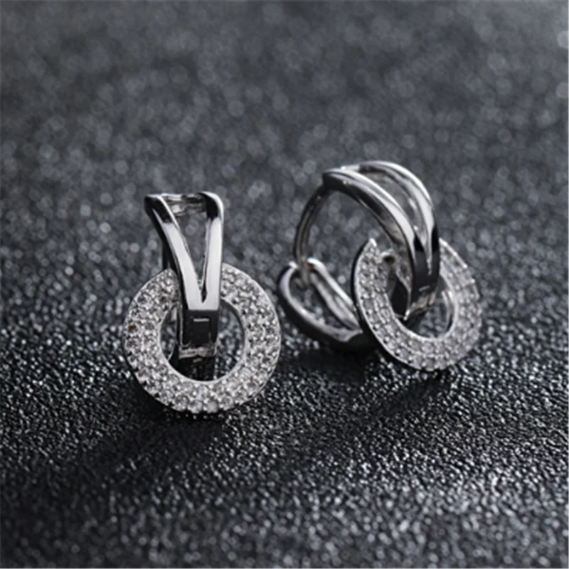 Корейская версия стильных темпераментных высококачественных диких цирконовых сережек двухцветных женских моделей, покрытых серебром YE049.