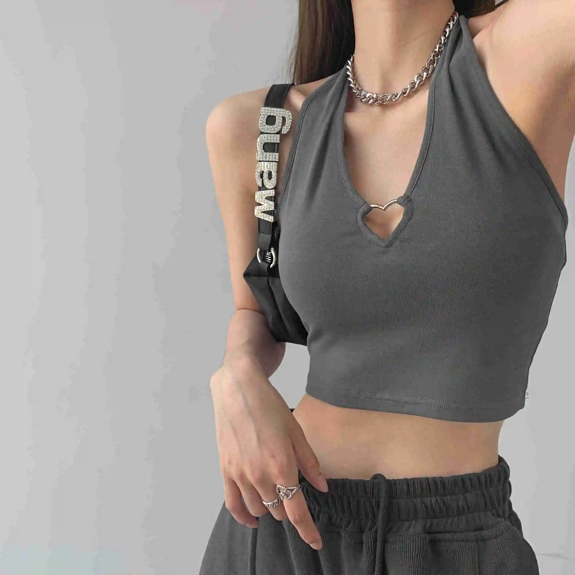 

Cool hot girl out hanging neck sling design feeling, sleeveless top, navel short vestNuyoah