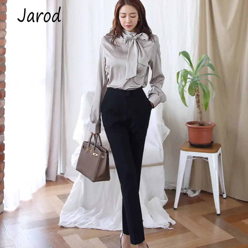 Женский официальный костюм из 2 предметов модная серая шифоновая блузка с рукавом фонариком и бантом черные