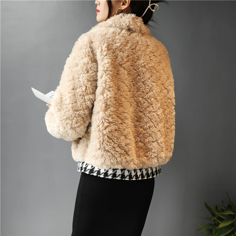 

Winter Jacket Women 2020 New Single Breasted Faux Lamb Fur Coat Warm Thick Fashion Loose Plush Ladies Coat Women Fluffy Jacket