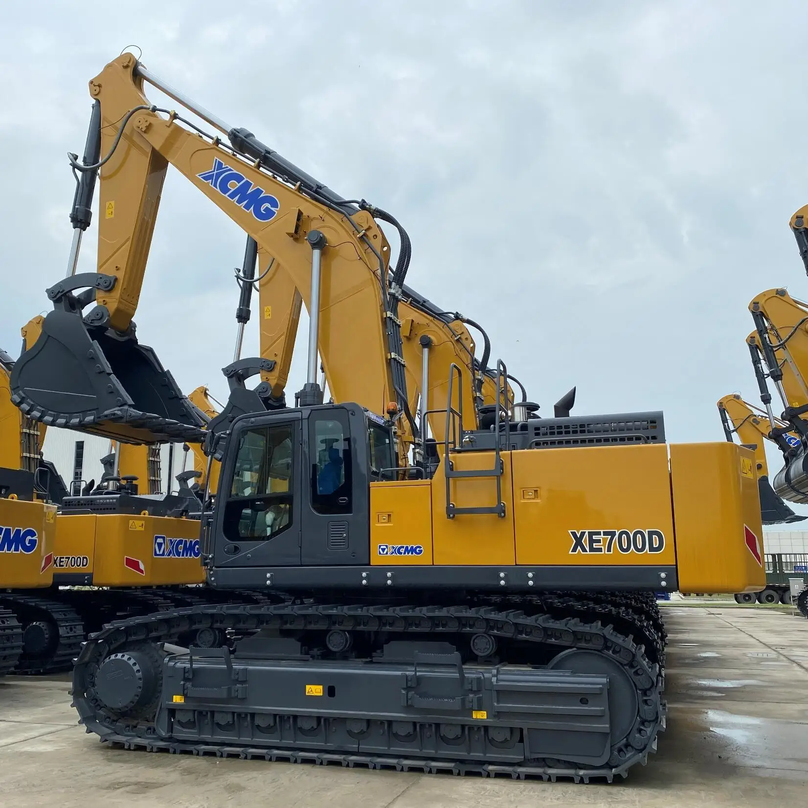 

Hydraulic Crawler Excavator for Mining works 70T weight