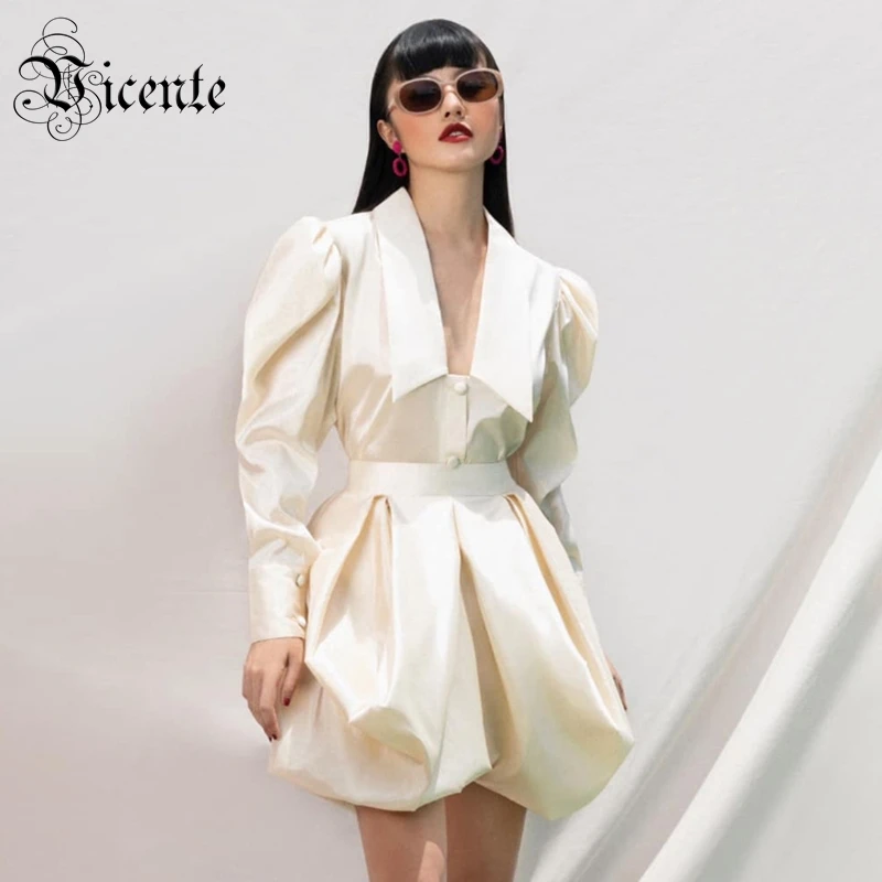 

VC все бесплатная доставка шикарный дизайн со сборкой, Двойка отложной воротник с рукавами-фонариками; С вечерние атласные топ и юбка, костюм