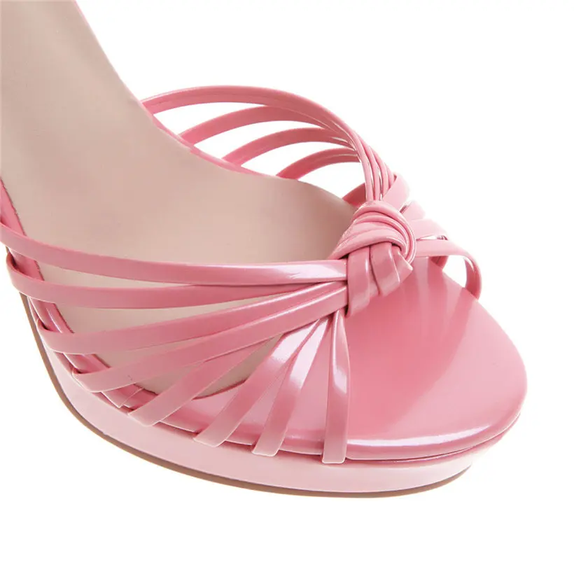 Женские сандалии гладиаторы из лакированной кожи на высоком массивном