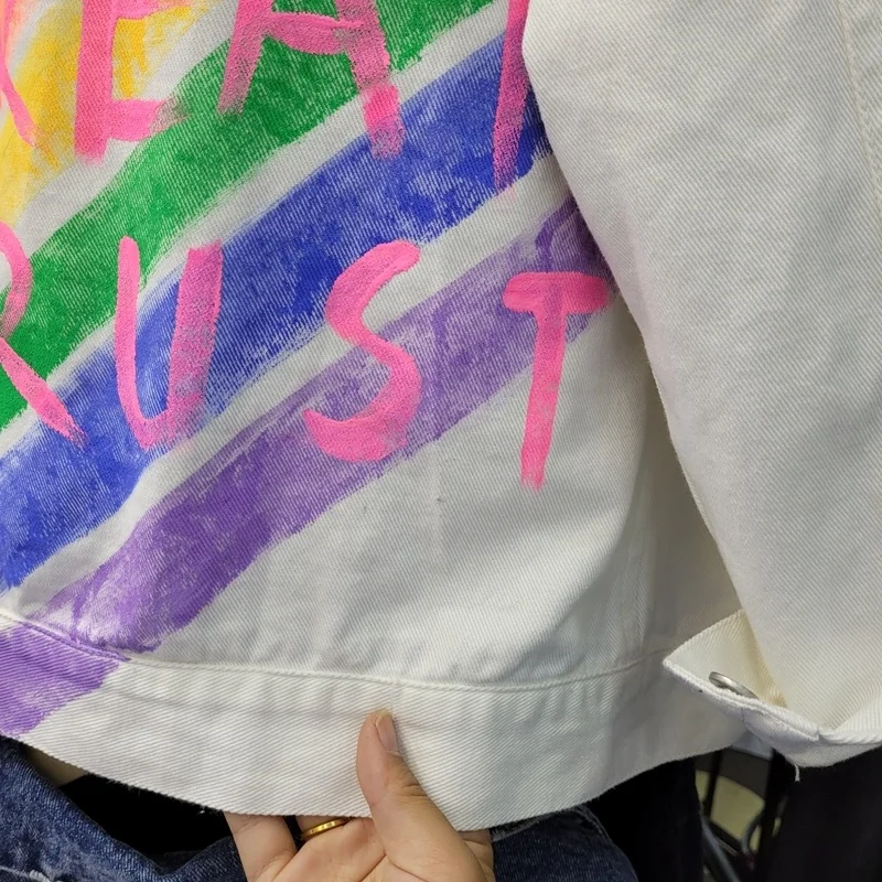 

Autumn Fashion White Denim Jacket Coat Women Loose Casual Short Student Outerwear Letter Graffiti Jeans Jacket Female Streetwear