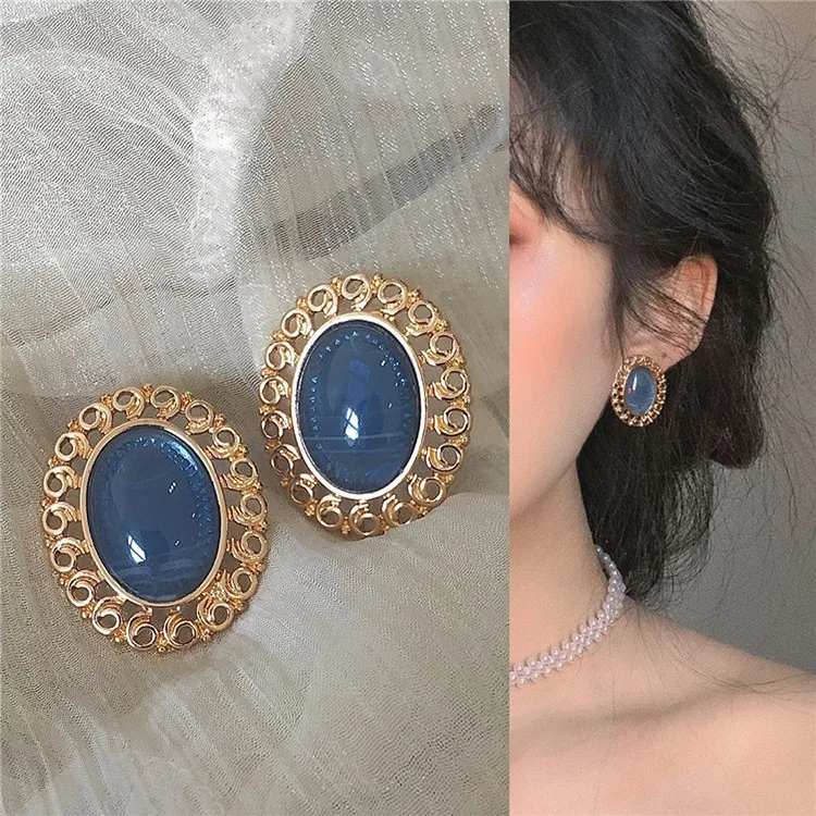 

2021 New Earrings Small And Simple French Retro Blue Gem Earrings Hong Kong Style Fashion Temperament Earrings Women Creative