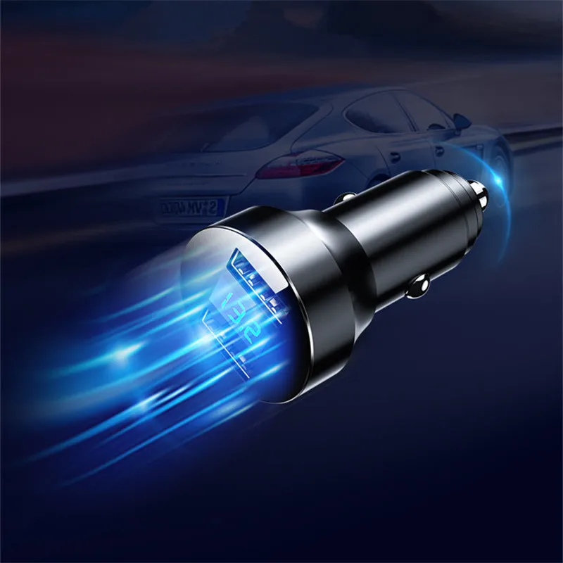 Автомобильное зарядное устройство с двумя USB-портами а светодиодный дисплей для