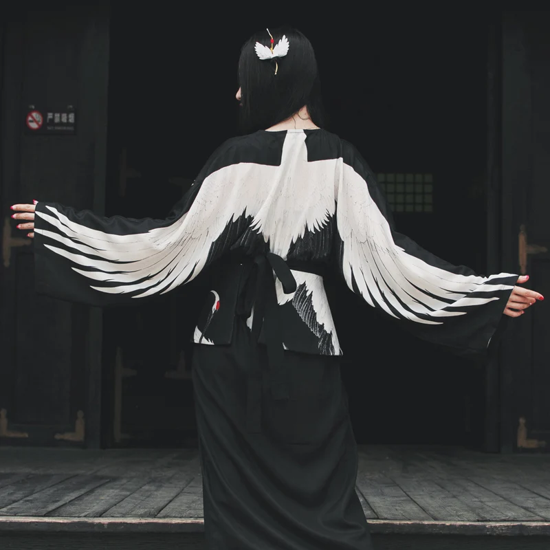 Платье-кимоно женское свободного кроя длинное черное с V-образным вырезом и