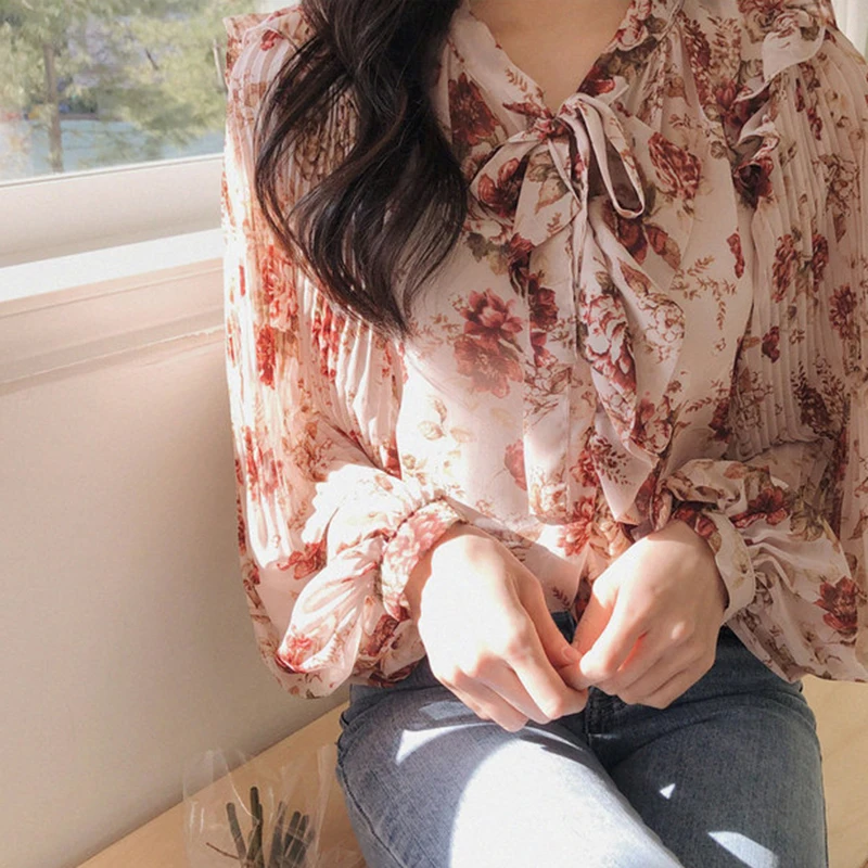 Женская шифоновая блузка с рукавами-фонариками V-образным вырезом и цветочным
