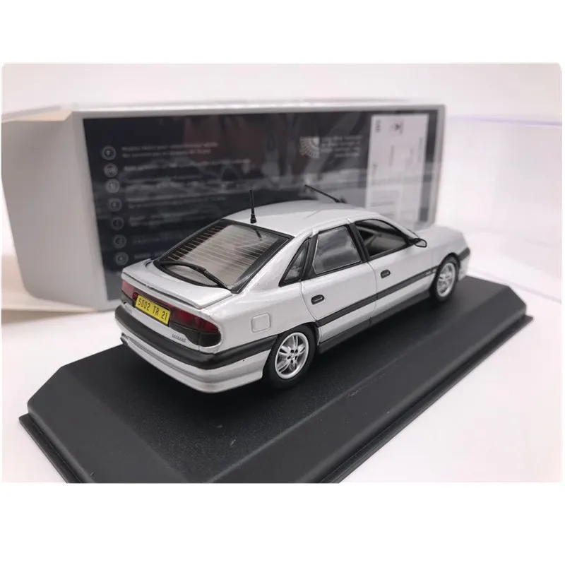 1:43 сплав модель автомобиля Renault safrane модель игрушечной машины Коллекция подарков
