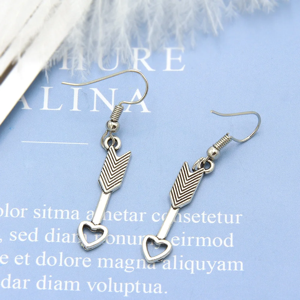 Старинное серебро Одна стрела пирсинг сердце подвеска крючок серьги креативные
