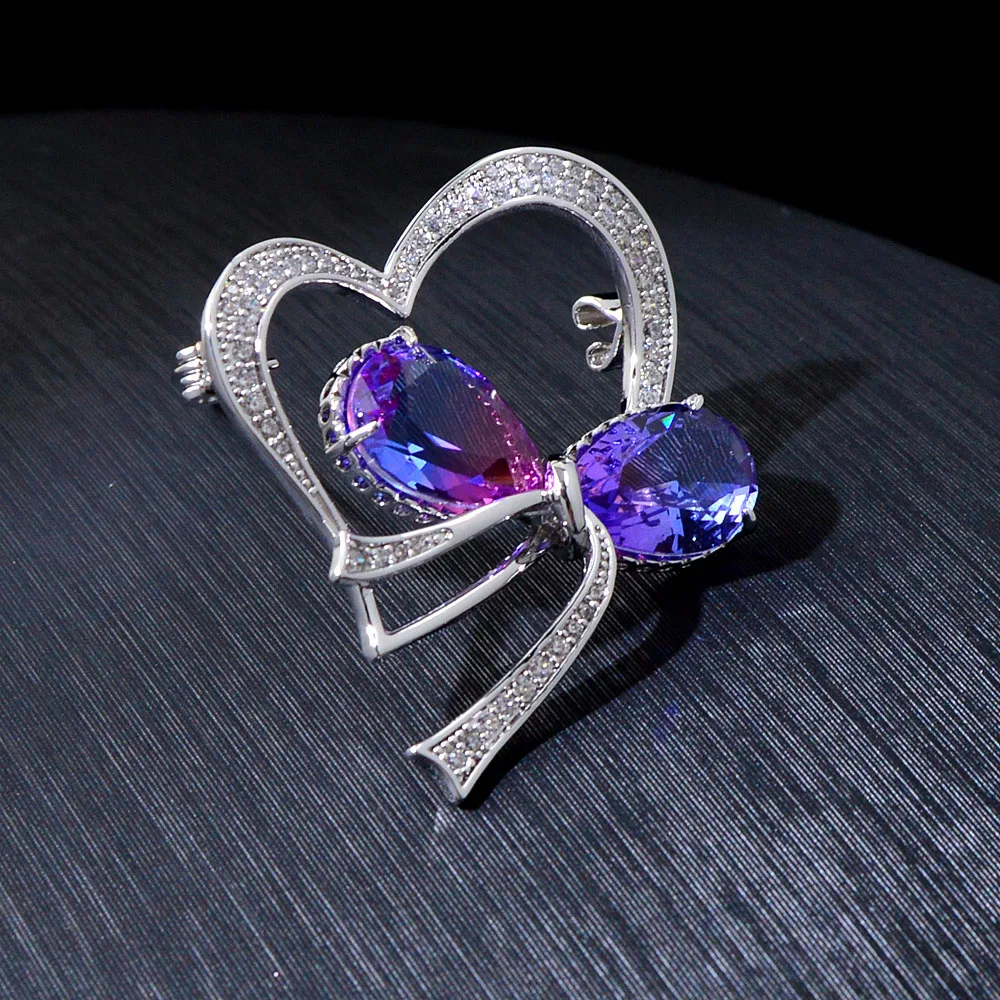 

CINDY XIANG New Luxury Heart Shaped Shiny Crystal Rhinestone Brooches for Women Classic Zircon Brooch Pins High Quality Jewelry