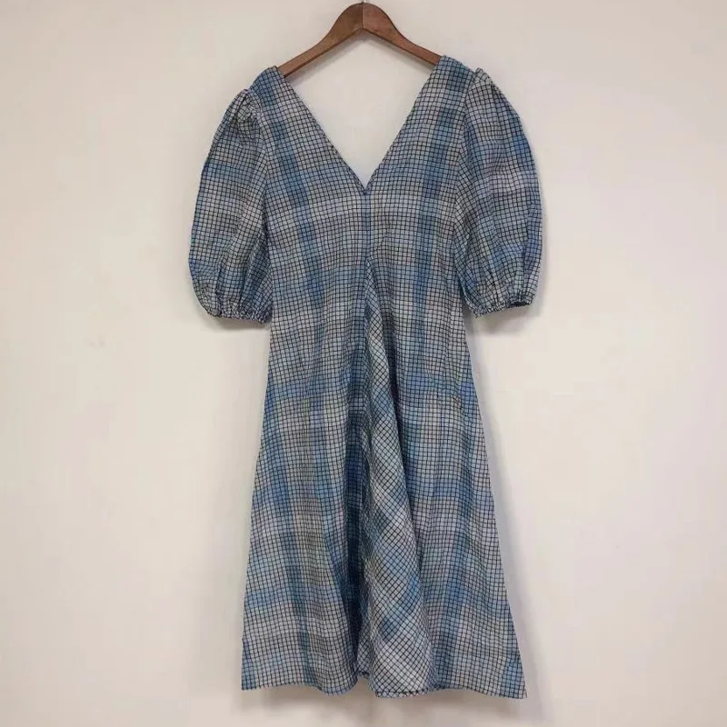 

DEAT Women Blue Patchwork Plaid Backless A-line High Dress New V-Neck Half Puff Sleeve Slim Fit Fashion Tide Summer 2021 7E0598
