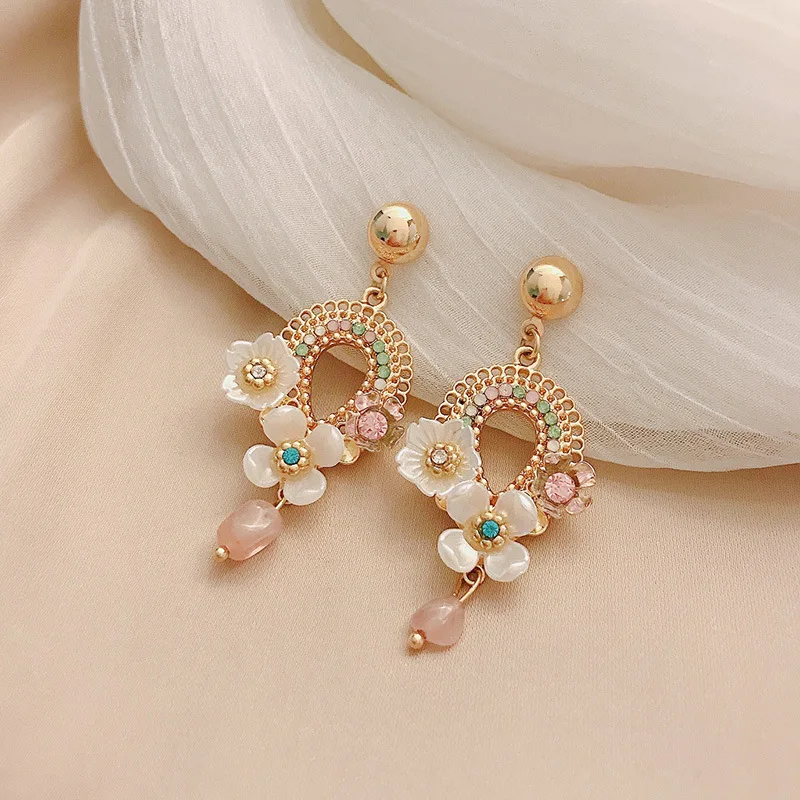

2020 New Fashion Bohemian Retro Court Flower Earrings Elegance Water Drop Earrings s925 High Sense Of Earrings