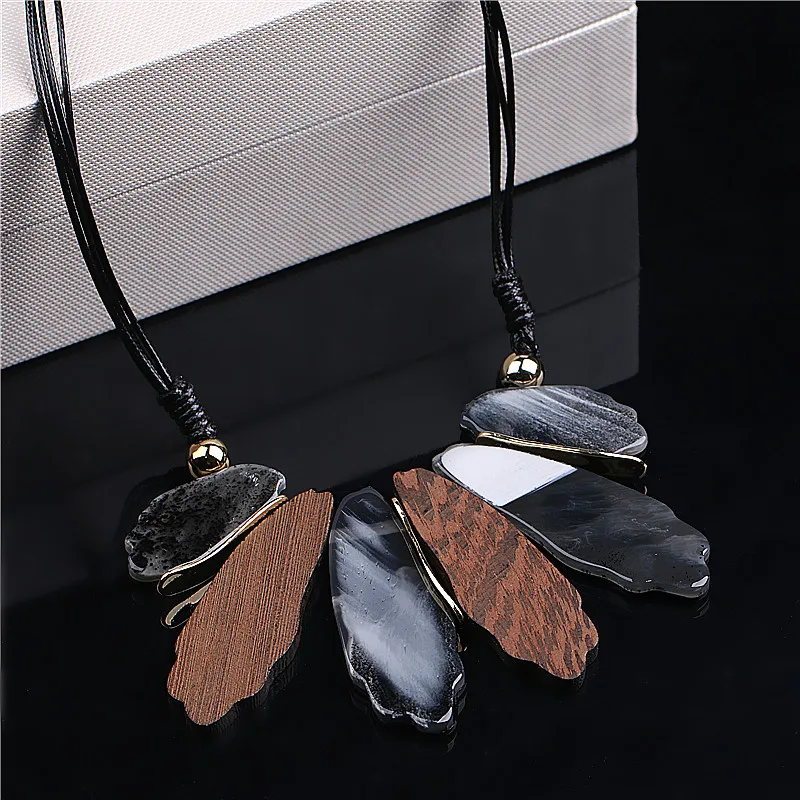 Длинное ожерелье в стиле бохо для женщин массивное с кулоном из дерева и пластика