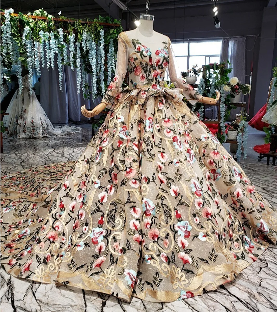 Женское вечернее платье с цветочным принтом разноцветное кружевное круглым