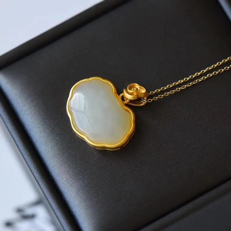

Natural Hetian Jade Lock of Safeness and Luck S925 Sterling Silver Pendant Inlaid Gilding Craft Lucky Clavicle Chain