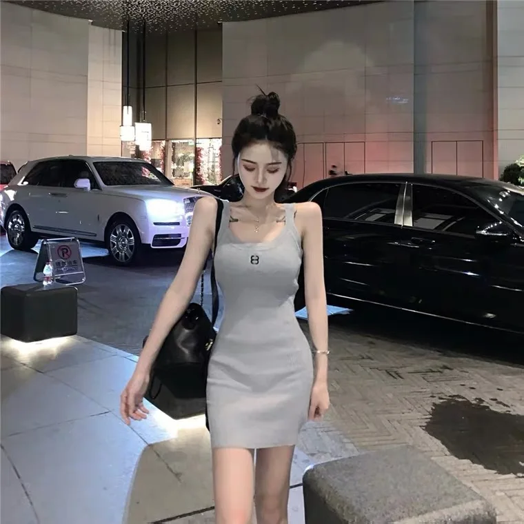 

Fashion fan female skirt female 2021 summer new slim slim high stretch knitted suspender skirt summer all-match short dress