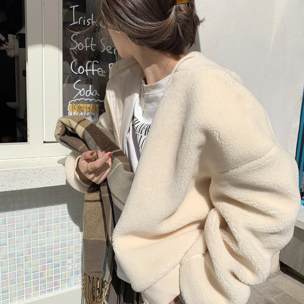 Женское короткое пальто с капюшоном Свободное из овечьей шерсти на молнии