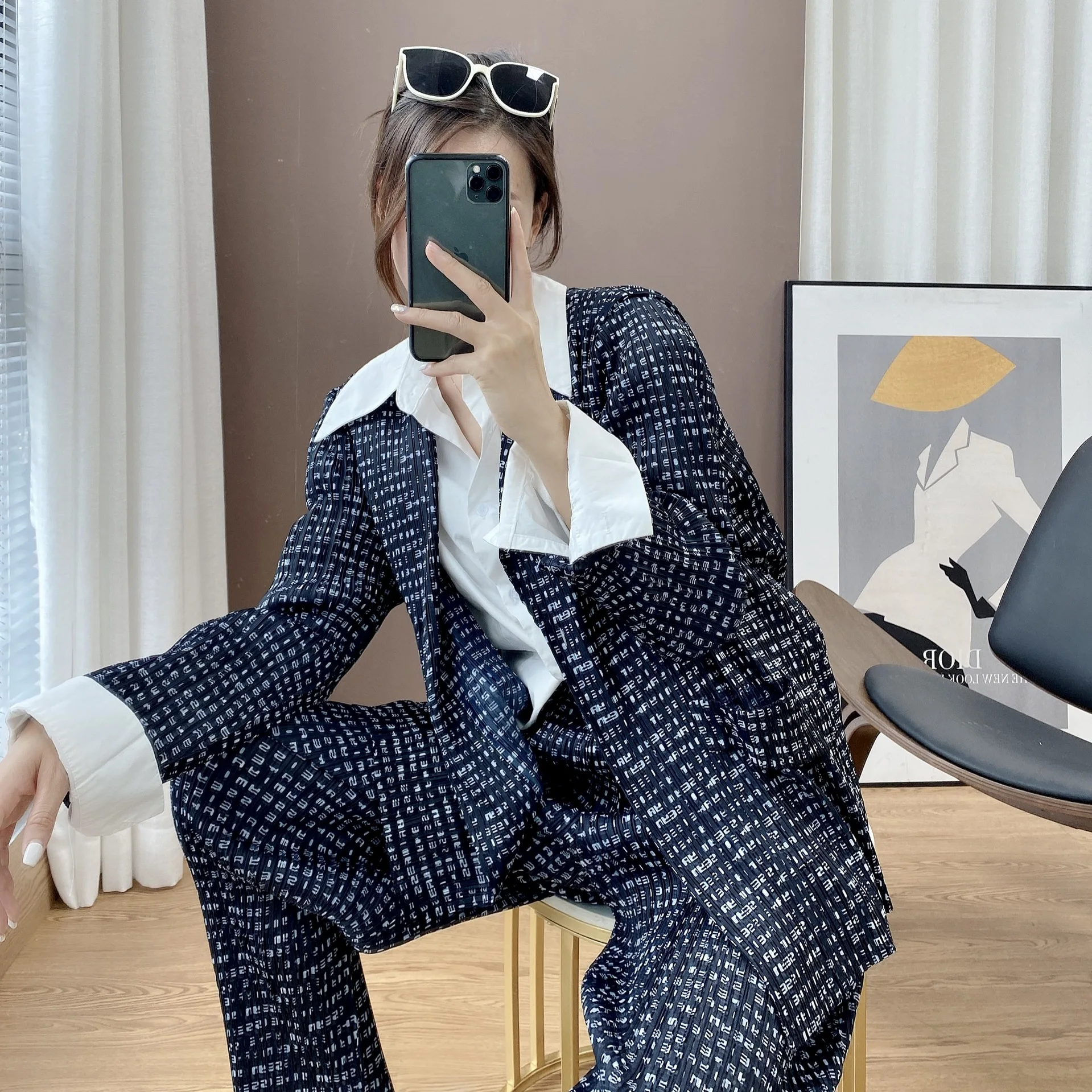 

2022 spring new suit jacket straight nine-point pants two-piece suit Miyak fold Women's fashion plus size casual printed suit