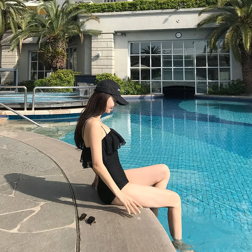 Слитный женский купальный костюм с открытыми плечами черный сетчатый купальник