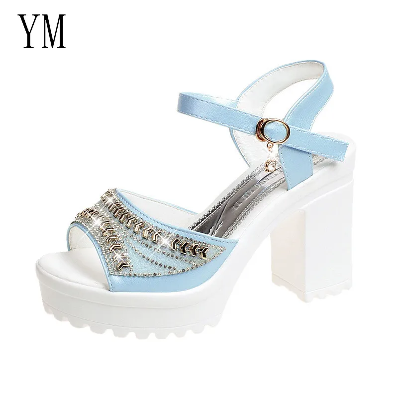 Летние женские туфли на массивном высоком каблуке с открытым носком пикантные