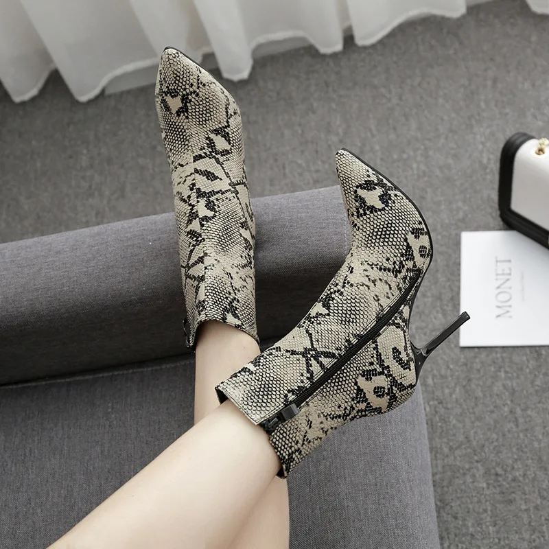 Европейские пикантные Ботинки Челси со змеиным узором женские модные ботинки на