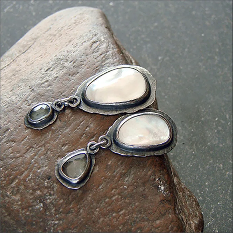 Серьги-подвески с лунным камнем YWOSPX