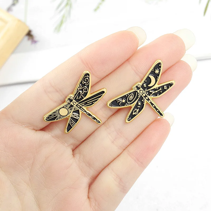 

Sun Moon Insect Enamel Pins Dragonfly Brooches Backpacks denim Lapel Pin Simplicity Badge Jewelry Gift for Friends Wholesale
