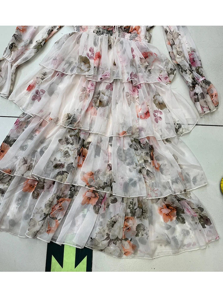 

Retro print sexy V-neck ruffled high-waisted multi-layered dress Ladies spring new styles Loose big hem Puff skirt Fashion