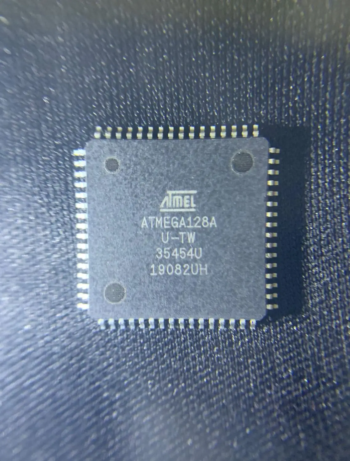 

10pcs/lot ATMEGA128A-AU ATMEGA128A ATMEGA128 TQFP64 NEW Original free shipping